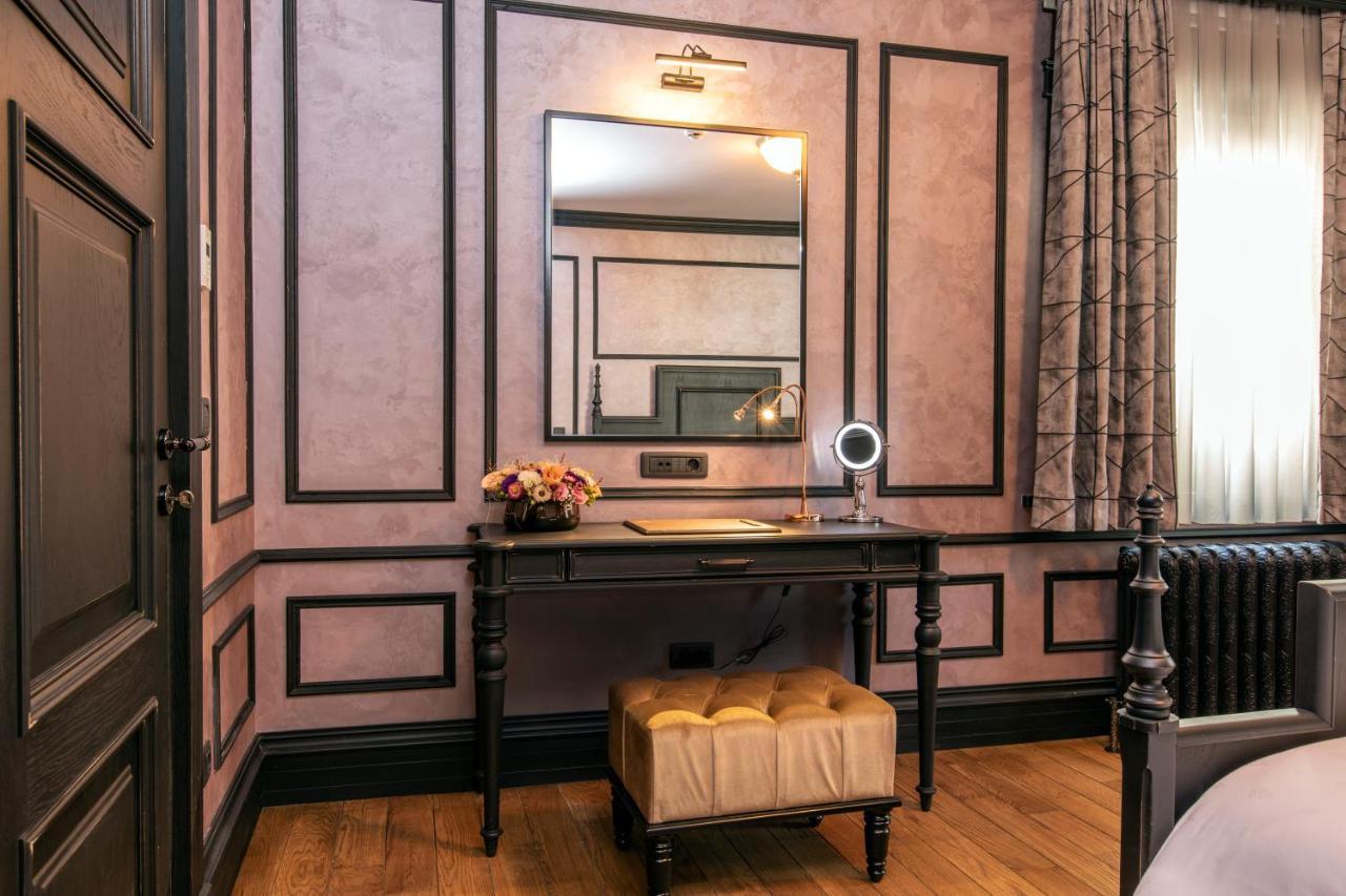 Ajwa Sultanahmet - Preferred Hotels Lvx Collection Stambuł Zewnętrze zdjęcie A dressing table