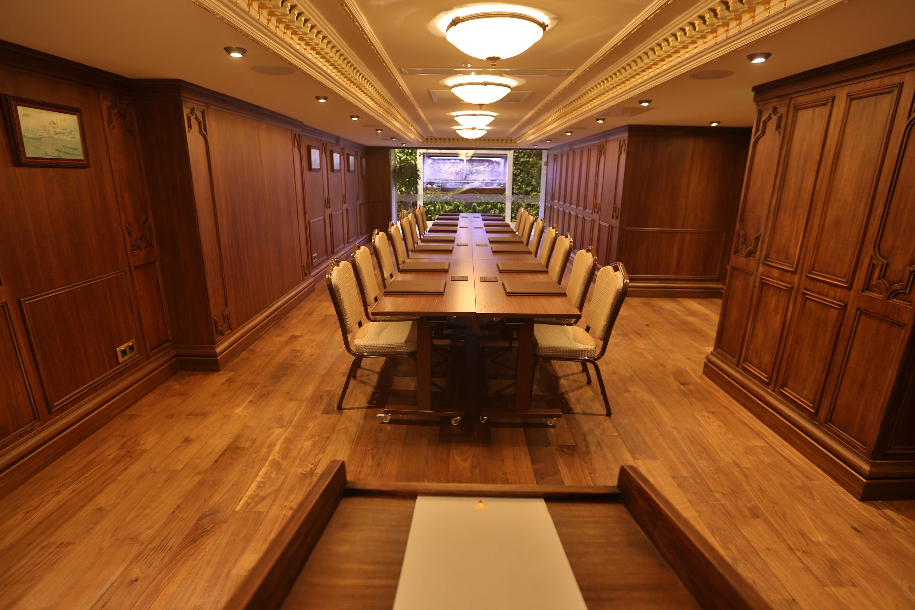 Ajwa Sultanahmet - Preferred Hotels Lvx Collection Stambuł Zewnętrze zdjęcie The boardroom of the Royal Society
